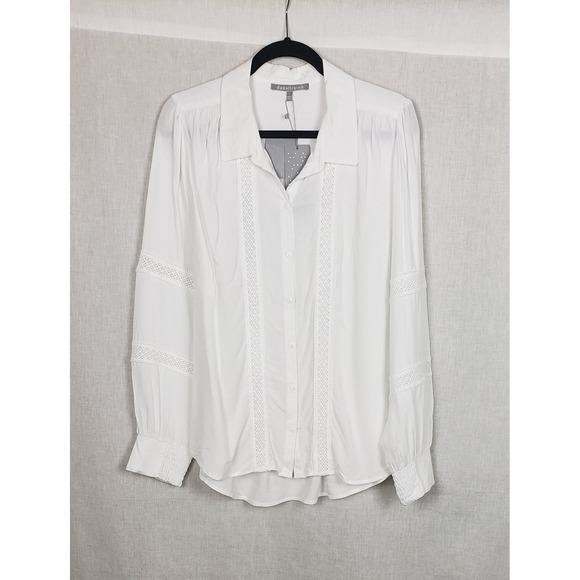 danielrainn Tops - Danielrainn White Lace Trimmed Blouse Top L Boho‎ Peasant Flowy Coquette Dainty